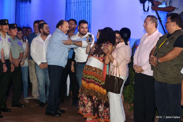 Daniel y Rosario celebran 121 Aniversario del Natalicio del General Sandino