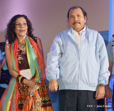 Daniel y Rosario celebran 121 Aniversario del Natalicio del General Sandino
