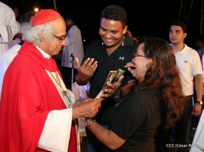 Juventud católica celebra efusivo homenaje al Cardenal Brenes