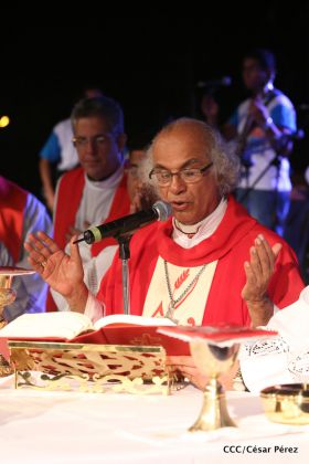 Juventud católica celebra efusivo homenaje al Cardenal Brenes