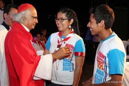 Juventud católica celebra efusivo homenaje al Cardenal Brenes