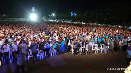 Juventud católica celebra efusivo homenaje al Cardenal Brenes