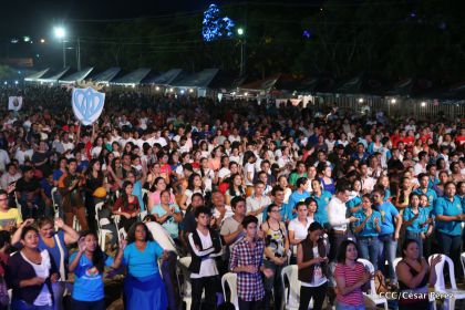 Juventud católica celebra efusivo homenaje al Cardenal Brenes