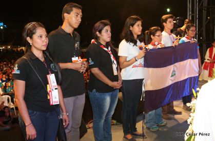 Juventud católica celebra efusivo homenaje al Cardenal Brenes