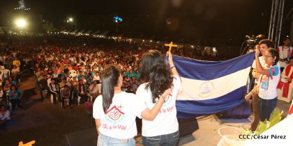 Juventud católica celebra efusivo homenaje al Cardenal Brenes