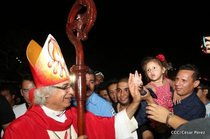 Juventud católica celebra efusivo homenaje al Cardenal Brenes