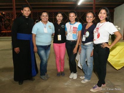 Juventud católica celebra efusivo homenaje al Cardenal Brenes