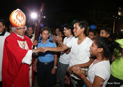 Juventud católica celebra efusivo homenaje al Cardenal Brenes