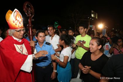 Juventud católica celebra efusivo homenaje al Cardenal Brenes