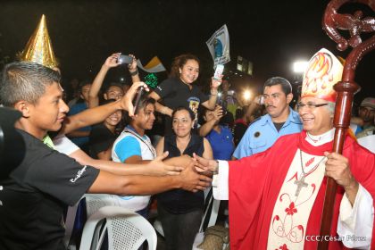 Juventud católica celebra efusivo homenaje al Cardenal Brenes
