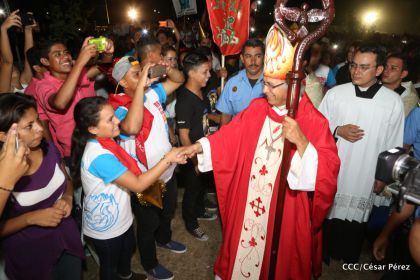 Juventud católica celebra efusivo homenaje al Cardenal Brenes