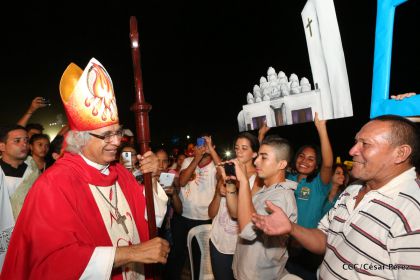 Juventud católica celebra efusivo homenaje al Cardenal Brenes