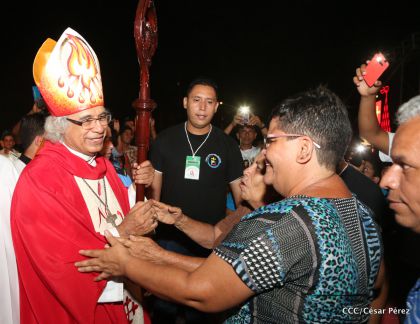 Juventud católica celebra efusivo homenaje al Cardenal Brenes