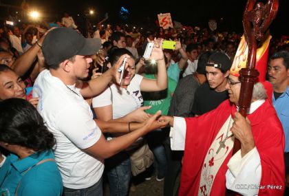 Juventud católica celebra efusivo homenaje al Cardenal Brenes