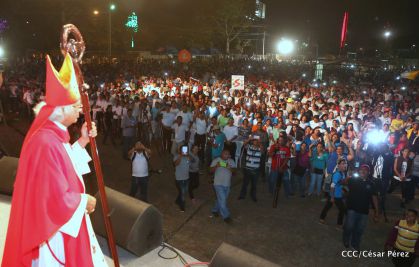 Juventud católica celebra efusivo homenaje al Cardenal Brenes