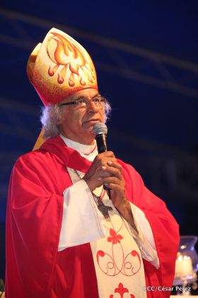 Juventud católica celebra efusivo homenaje al Cardenal Brenes