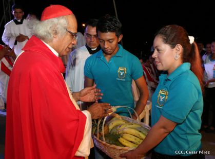 Juventud católica celebra efusivo homenaje al Cardenal Brenes