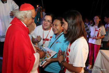 Juventud católica celebra efusivo homenaje al Cardenal Brenes