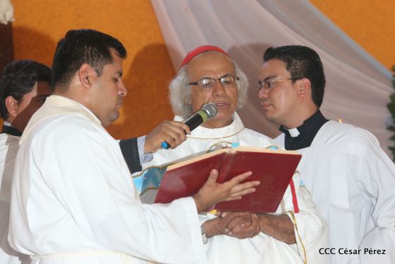 Celebran con júbilo y devoción a María Auxiliadora en Los Altos, Nindirí