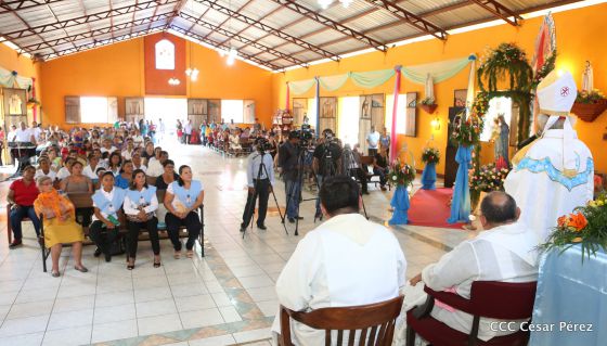 Celebran con júbilo y devoción a María Auxiliadora en Los Altos, Nindirí