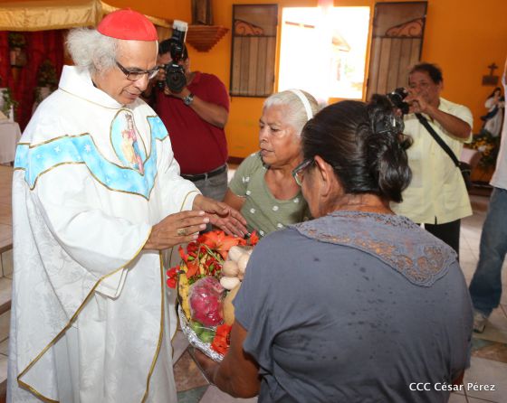 Celebran con júbilo y devoción a María Auxiliadora en Los Altos, Nindirí