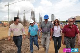 Denis Martínez visita Estadio Nacional de Béisbol