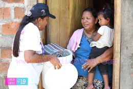 Entrega de apoyo solidario del Gobierno Sandinista a familias de Chinandega