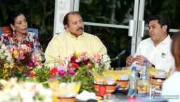 Daniel y Rosario reciben al presidente de Honduras, Juan Orlando Hernández