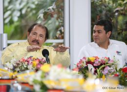 Daniel y Rosario reciben al presidente de Honduras, Juan Orlando Hernández