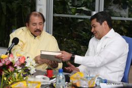 Daniel y Rosario reciben al presidente de Honduras, Juan Orlando Hernández