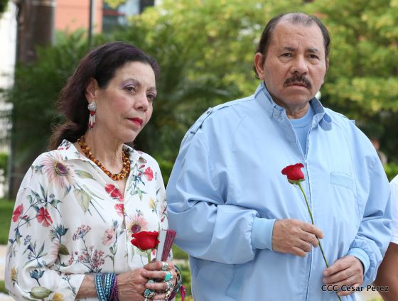 Daniel y Rosario rinden homenaje al Comandante Carlos Fonseca en su 80 Natalicio