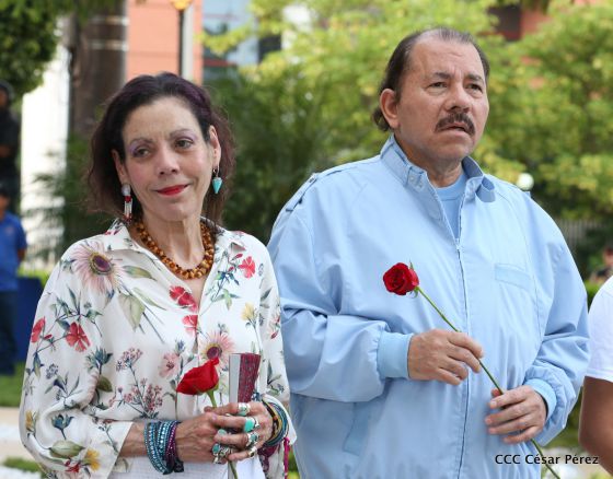 Daniel y Rosario rinden homenaje al Comandante Carlos Fonseca en su 80 Natalicio