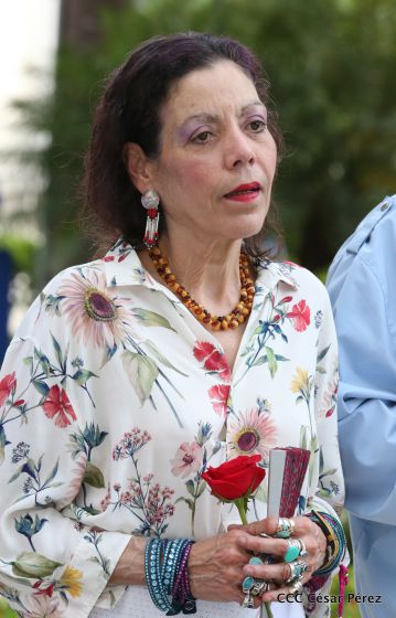 Daniel y Rosario rinden homenaje al Comandante Carlos Fonseca en su 80 Natalicio