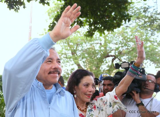 Daniel y Rosario rinden homenaje al Comandante Carlos Fonseca en su 80 Natalicio