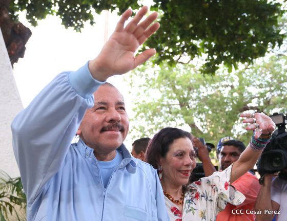 Daniel y Rosario rinden homenaje al Comandante Carlos Fonseca en su 80 Natalicio