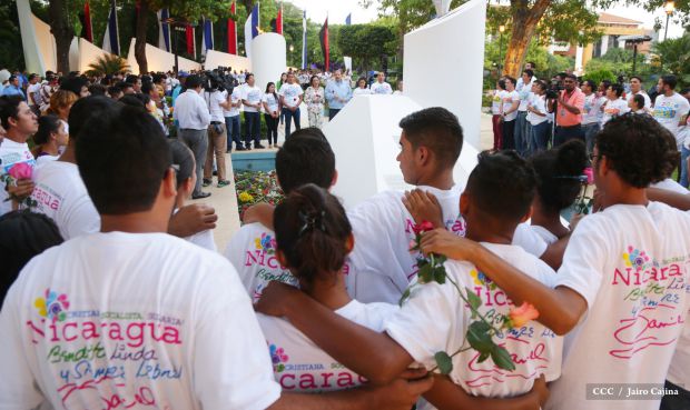 Daniel y Rosario rinden homenaje al Comandante Carlos Fonseca en su 80 Natalicio