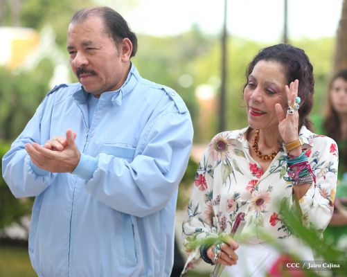 Daniel y Rosario rinden homenaje al Comandante Carlos Fonseca en su 80 Natalicio