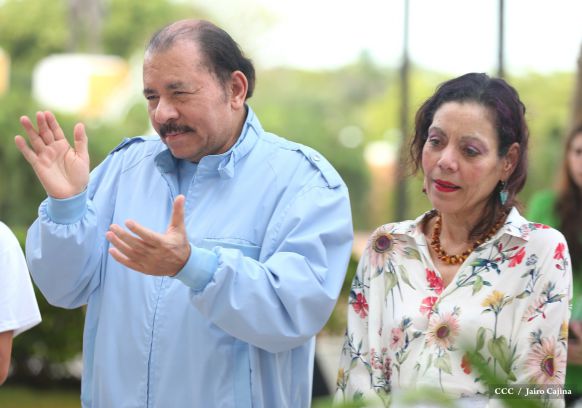 Daniel y Rosario rinden homenaje al Comandante Carlos Fonseca en su 80 Natalicio