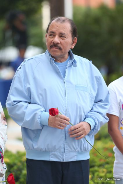 Daniel y Rosario rinden homenaje al Comandante Carlos Fonseca en su 80 Natalicio