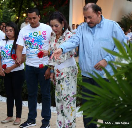 Daniel y Rosario rinden homenaje al Comandante Carlos Fonseca en su 80 Natalicio