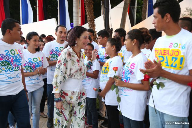 Daniel y Rosario rinden homenaje al Comandante Carlos Fonseca en su 80 Natalicio