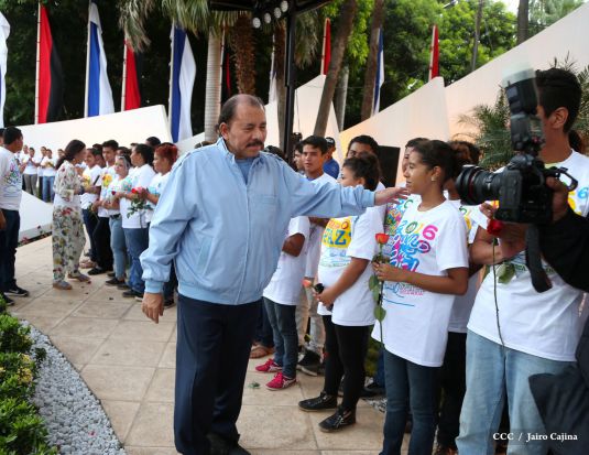 Daniel y Rosario rinden homenaje al Comandante Carlos Fonseca en su 80 Natalicio