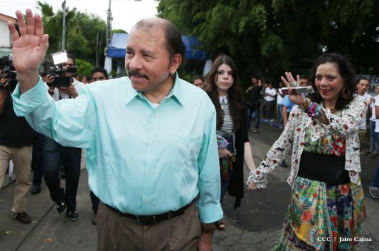 Daniel y Rosario participan del proceso de verificación ciudadana