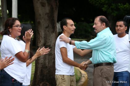 Daniel y Rosario participan del proceso de verificación ciudadana