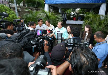 Daniel y Rosario participan del proceso de verificación ciudadana