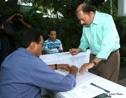 Daniel y Rosario participan del proceso de verificación ciudadana