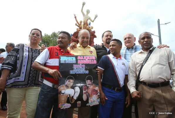 Homenaje al Tricampeón Alexis Argüello
