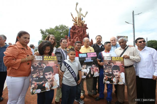 Homenaje al Tricampeón Alexis Argüello