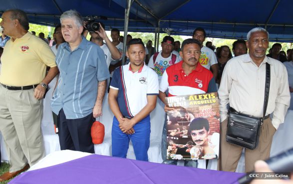 Homenaje al Tricampeón Alexis Argüello