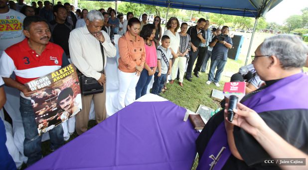 Homenaje al Tricampeón Alexis Argüello